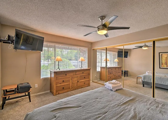 Hot Tub, Heated Pool & More! Relaxing Holiday home Phoenix