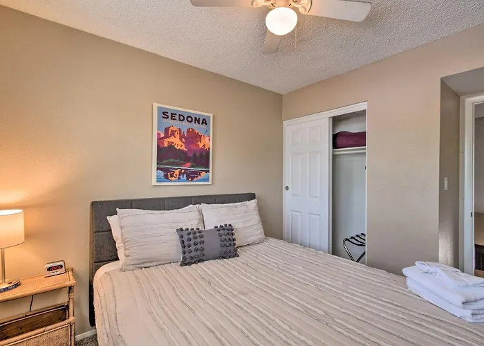 Hot Tub, Heated Pool & More! Relaxing * Phoenix