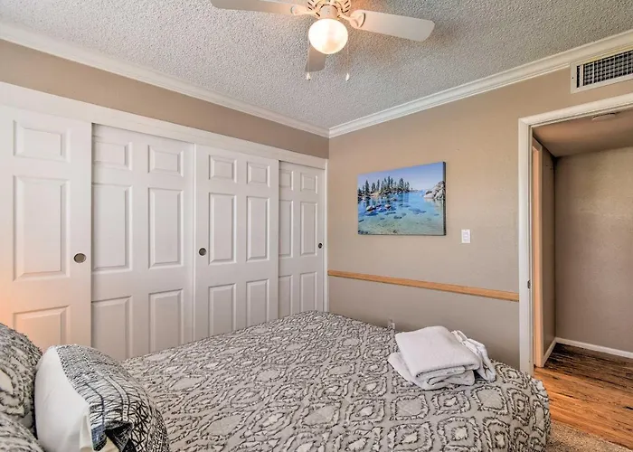 Hot Tub, Heated Pool & More! Relaxing Holiday home Phoenix